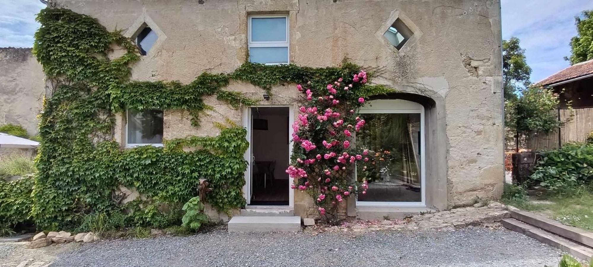 Maison Irondas Saint-Pierre-d'Aurillac Exteriér fotografie