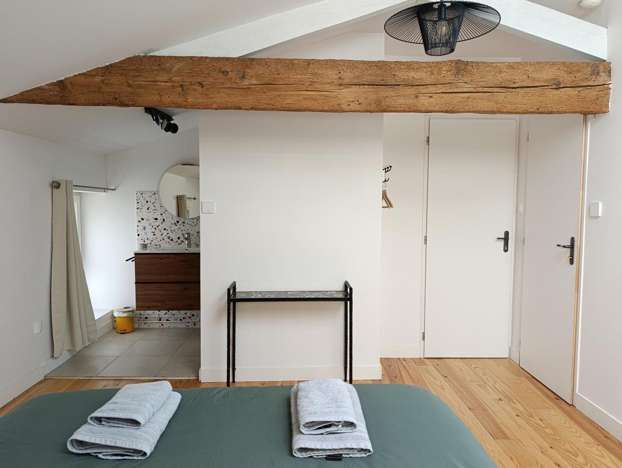 Maison Irondas Saint-Pierre-d'Aurillac Exteriér fotografie