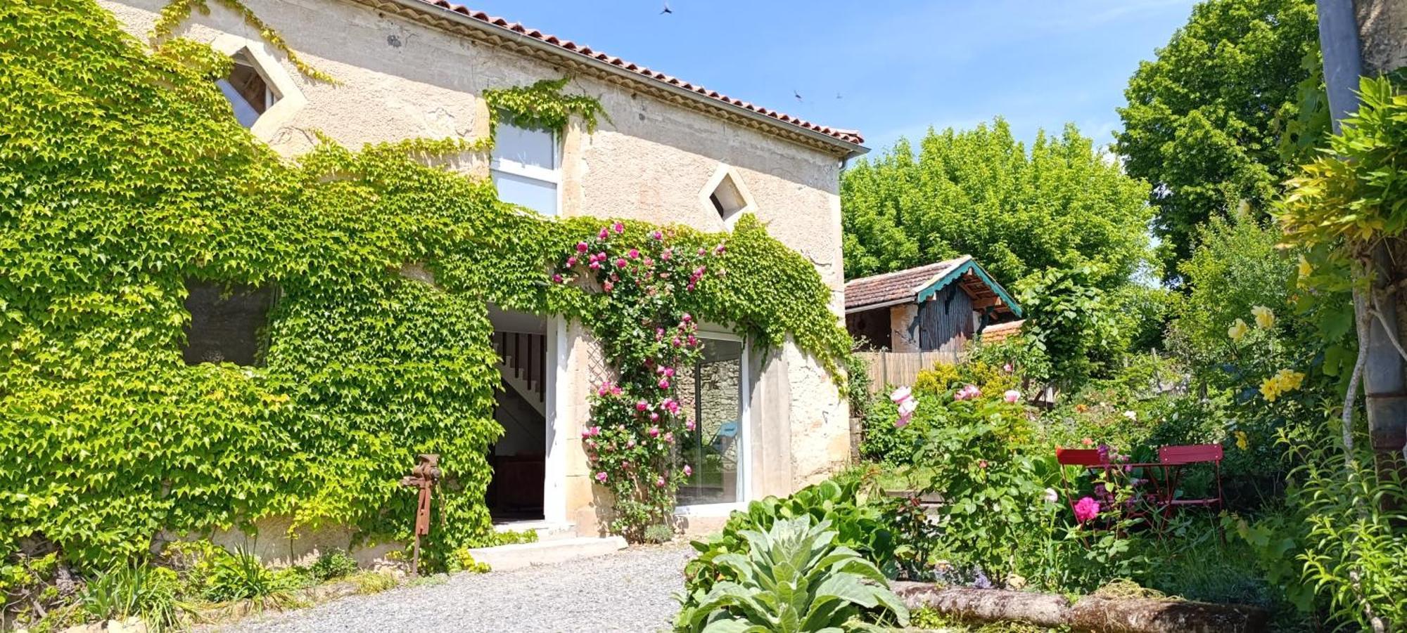 Maison Irondas Saint-Pierre-d'Aurillac Exteriér fotografie